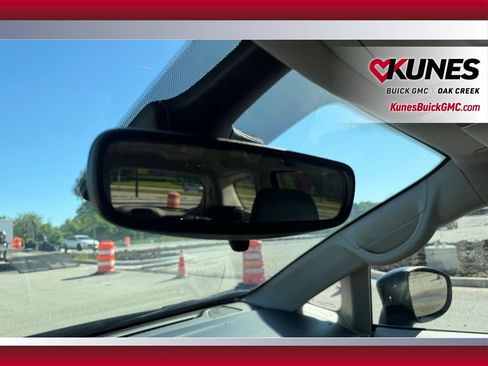 Used 2023 Chrysler Pacifica Touring-L FWD image 31