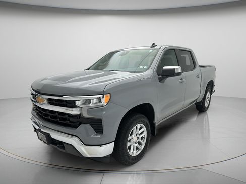 Used 2024 Chevrolet Silverado 1500 LT AWD/4WD image 3