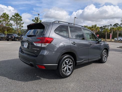 Certified 2022 Subaru Forester Premium image 3