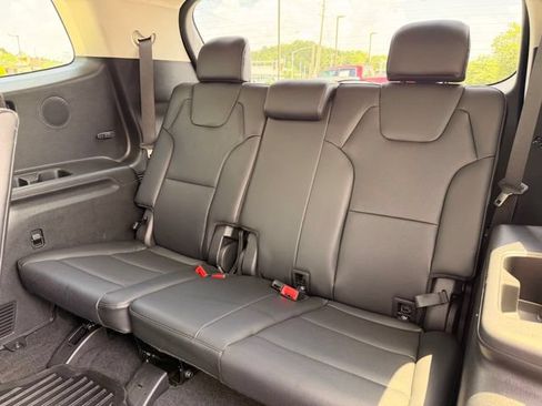 Used 2025 Kia Telluride SX Prestige AWD/4WD image 35