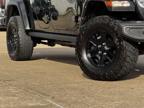 Used 2022 Jeep Gladiator Mojave image 11