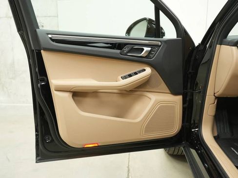 New 2026 Porsche Macan AWD/4WD image 25