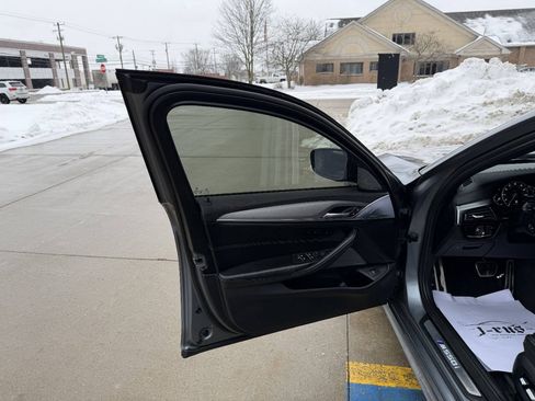 Used 2018 BMW M550i xDrive w/ Driving Assistance Package image 38