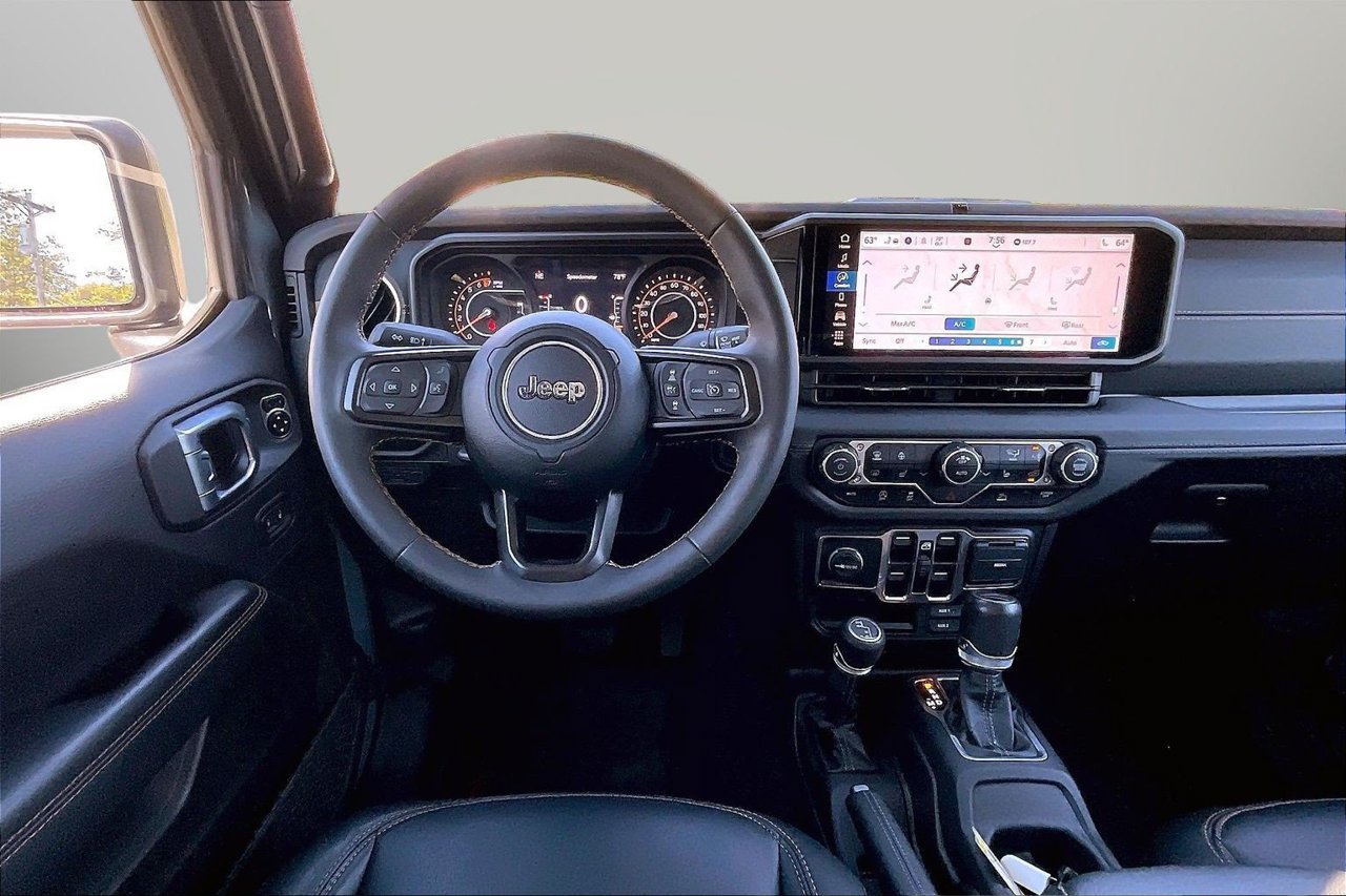 Certified 2024 Jeep Gladiator Sport w/ Premium Package AWD/4WD image 11