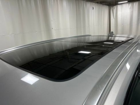 Used 2025 Volvo V60 B5 Cross Country Plus image 5