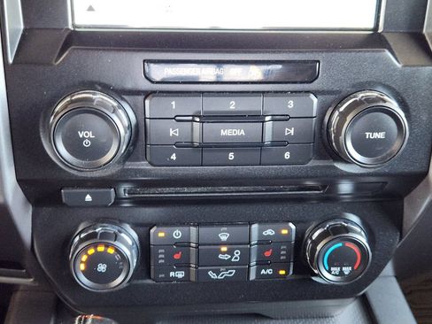 Used 2017 Ford F150 XLT w/ Equipment Group 302A Luxury RWD image 22