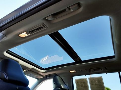 Used 2023 Toyota Highlander Platinum FWD image 17
