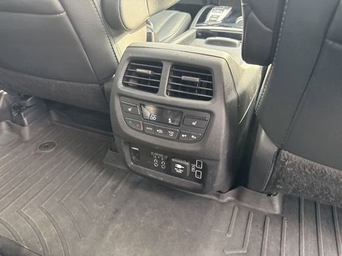 Used 2022 Honda Pilot Touring image 15