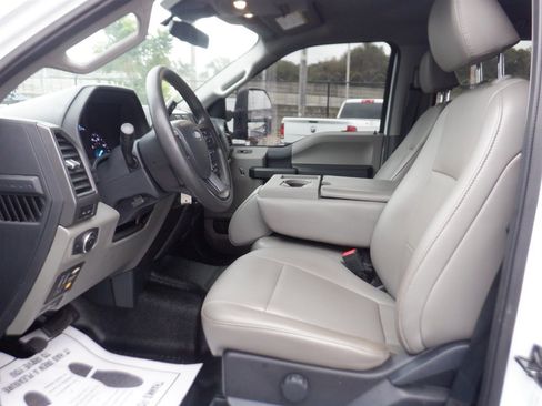 Used 2022 Ford F550 4x4 Crew Cab Super Duty w/ Power Equipment Group image 14