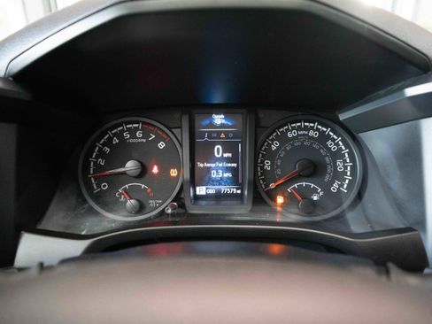 Used 2022 Toyota Tacoma SR AWD/4WD image 16