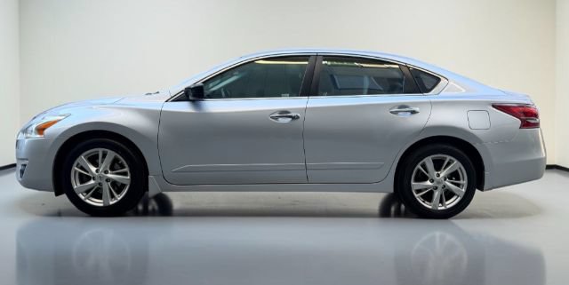 Used 2013 Nissan Altima 2.5 SV w/ 2.5SV Convenience Pkg FWD image 3