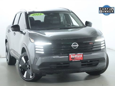 Certified 2025 Nissan Kicks SR w/ SR Premium Package image 3