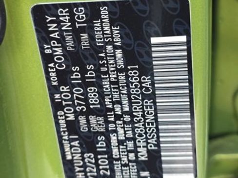 Used 2024 Hyundai Venue SEL FWD image 14