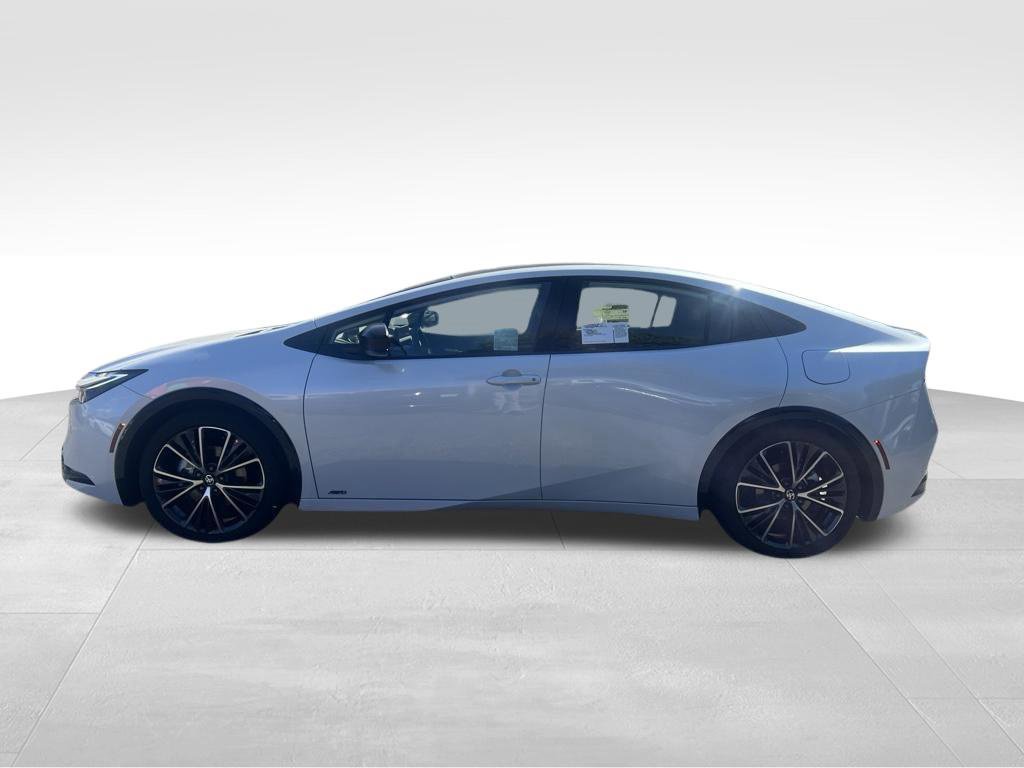 New 2027 Toyota Prius Limited AWD/4WD image 2