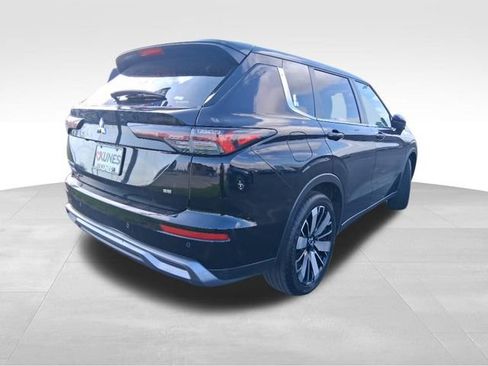 Used 2025 Mitsubishi Outlander SE image 8