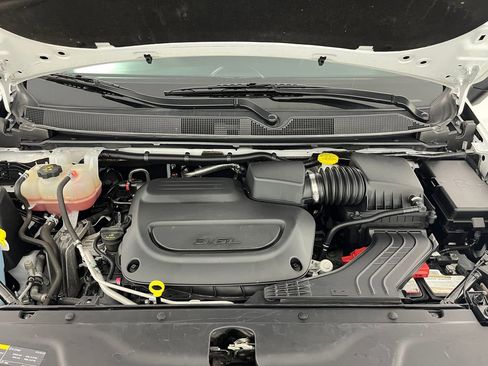 Used 2023 Chrysler Pacifica Touring-L FWD image 20