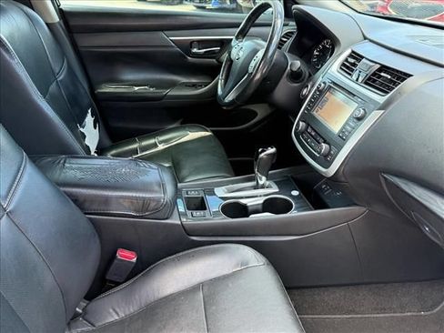Used 2016 Nissan Altima 2.5 SL w/ 2.5 Technology w/LED Package FWD image 18