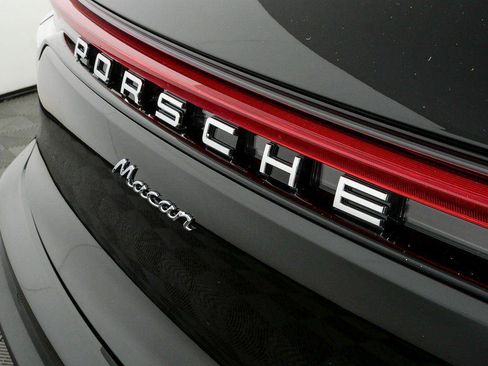 Certified 2026 Porsche Macan Turbo AWD/4WD image 37
