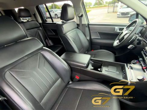 Used 2024 Hyundai Santa Fe SEL FWD image 17
