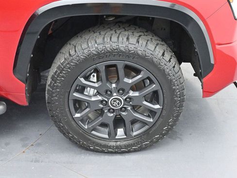Used 2024 Toyota Tundra Platinum AWD/4WD image 36