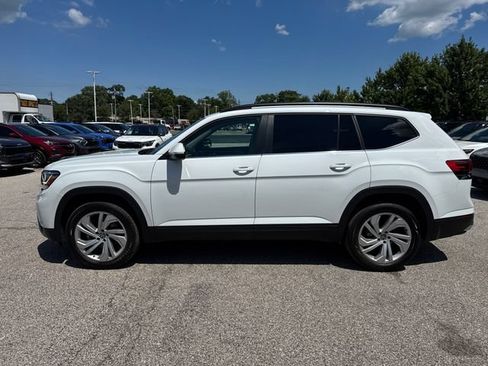 Used 2023 Volkswagen Atlas SE AWD/4WD image 2