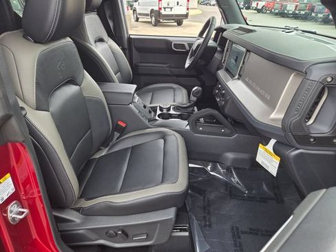 New 2026 Ford Bronco Outer Banks w/ Sasquatch Package AWD/4WD image 15