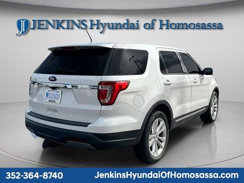 Used 2019 Ford Explorer XLT w/ Equipment Group 201A FWD image 2