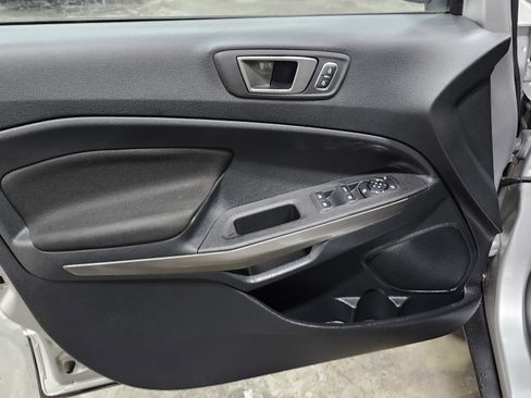 Used 2020 Ford EcoSport SE w/ SE Convenience Package image 24