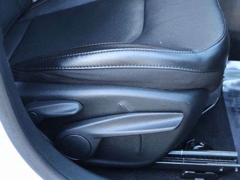 Used 2023 Jeep Compass Limited image 11