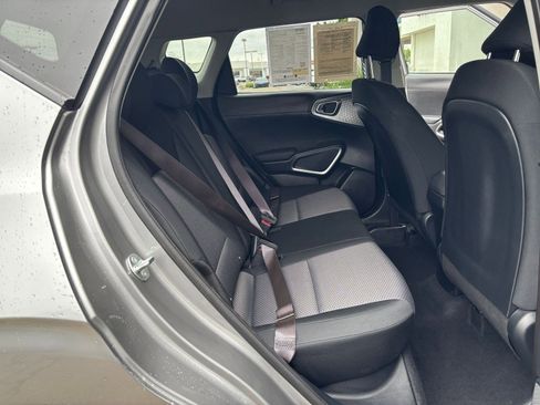 Used 2025 Kia Soul LX w/ LX Technology Package FWD image 39