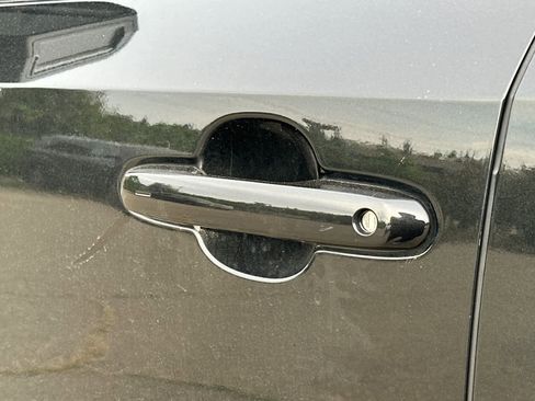 Used 2024 Lexus GX 550 w/ Accessory Package (Z1) image 19