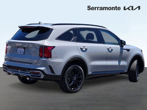 Used 2023 Kia Sorento SX AWD/4WD image 4