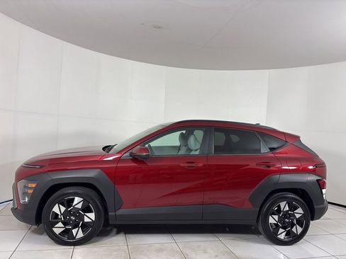 Used 2024 Hyundai Kona SEL image 2