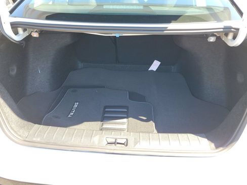 New 2026 Nissan Sentra SR w/ Floor Mat Package FWD image 4