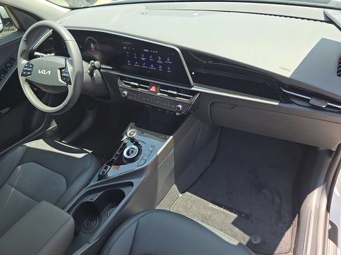 New 2026 Kia Niro Wind FWD image 12