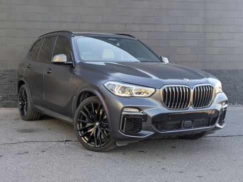 Used 2020 BMW X5 M50i w/ Executive Package image 3