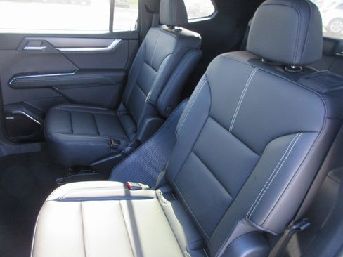 New 2026 GMC Acadia Elevation image 14