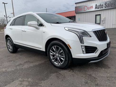 Used 2021 Cadillac XT5 Premium Luxury image 3