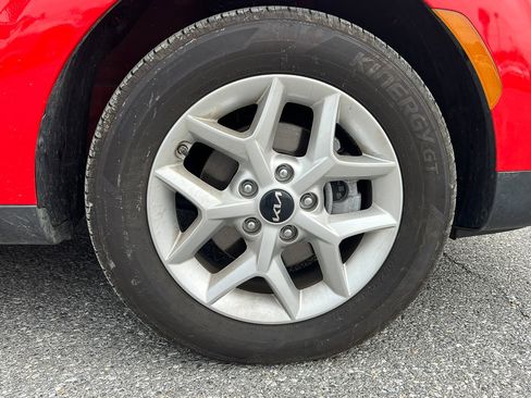 Used 2025 Kia Soul LX w/ LX Technology Package image 8