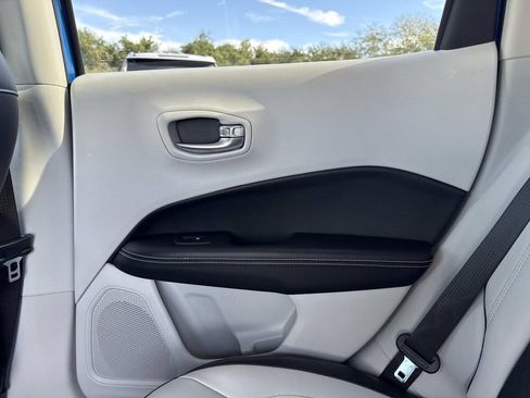 Used 2019 Jeep Compass Latitude w/ Popular Equipment Group image 15