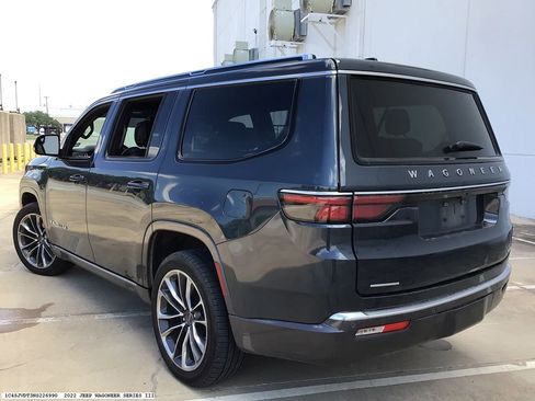 Used 2022 Jeep Wagoneer Series III w/ Premium Group I AWD/4WD image 4