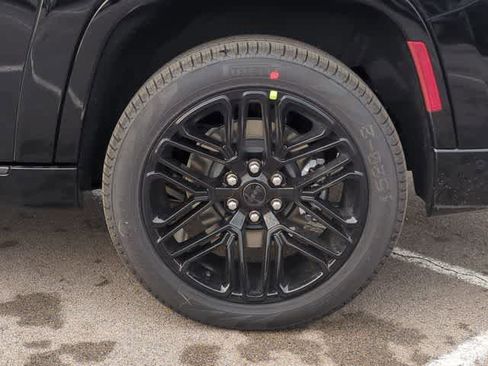 New 2026 Jeep Grand Wagoneer L Limited image 14