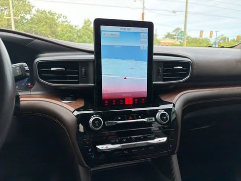 Used 2022 Ford Explorer King Ranch image 12