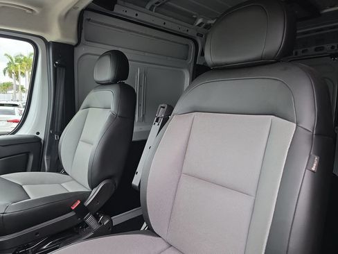 Used 2025 RAM ProMaster 2500 w/ Convenience Group FWD image 29