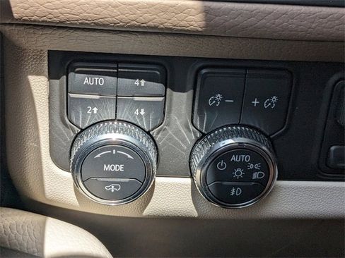 Used 2024 GMC Yukon Denali w/ Denali Reserve Package image 29