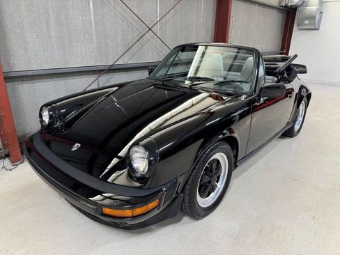 Used 1987 Porsche 911 Carrera RWD image 3