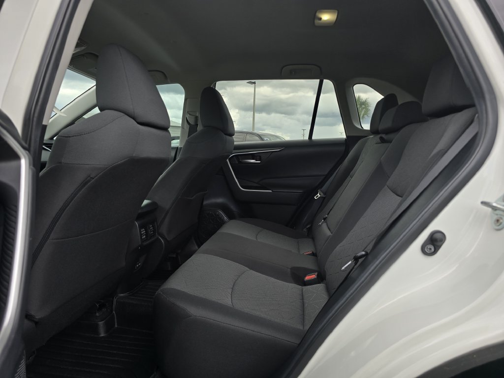 Used 2023 Toyota RAV4 XLE FWD image 15
