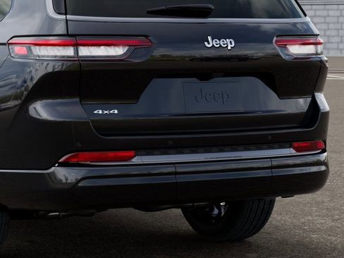 New 2026 Jeep Grand Cherokee L Limited AWD/4WD image 13