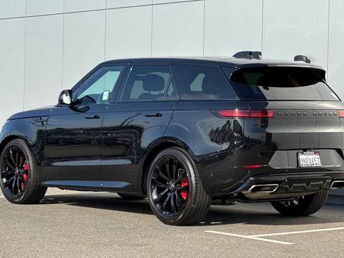 Used 2024 Land Rover Range Rover Sport Dynamic SE AWD/4WD image 3