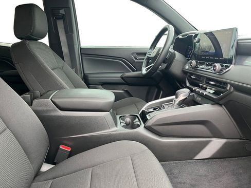 Used 2024 Chevrolet Colorado LT w/ LT Convenience Package image 24